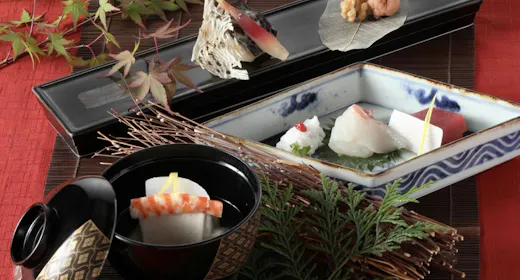 【9月・10月限定】季節の和会席ディナー&ご朝食(1泊2食・特典付き)