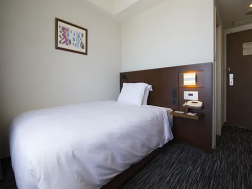 ■シングル(17平米)セミダブルベッド