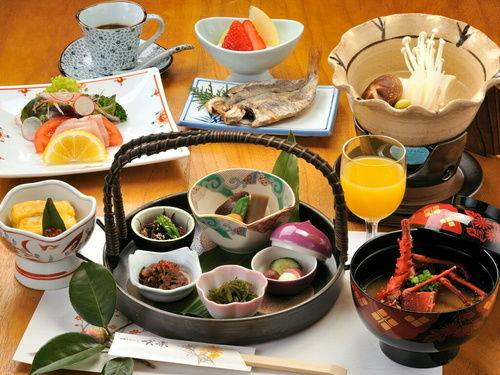 海の幸懐石料理（朝食）一例