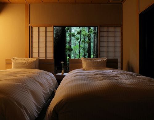 「花村」の玄関