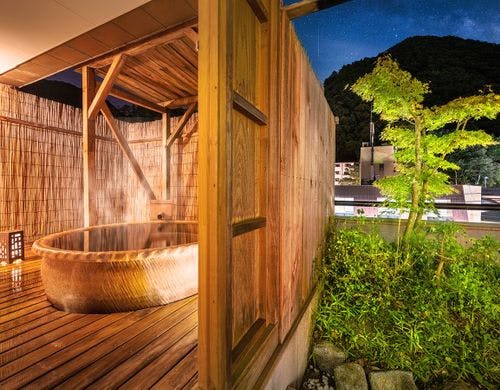 ■【源泉かけ流し露天風呂付】和室二間■