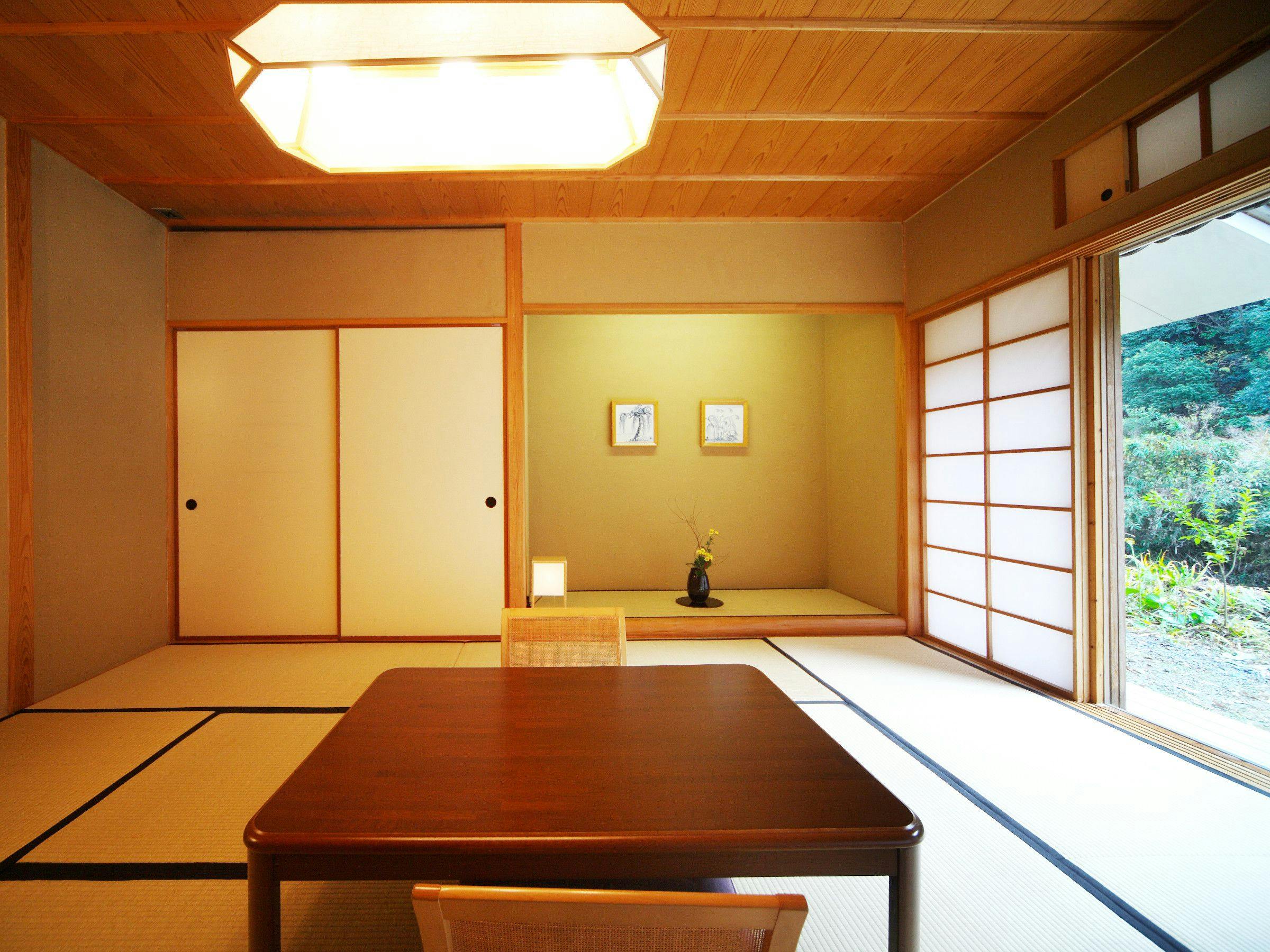 Kamar gaya Jepang dan Barat terpisah