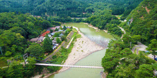 鷹の巣館