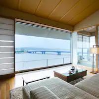 Bilik gaya Jepun dan Barat dengan mata air panas pemandangan di tingkat 4