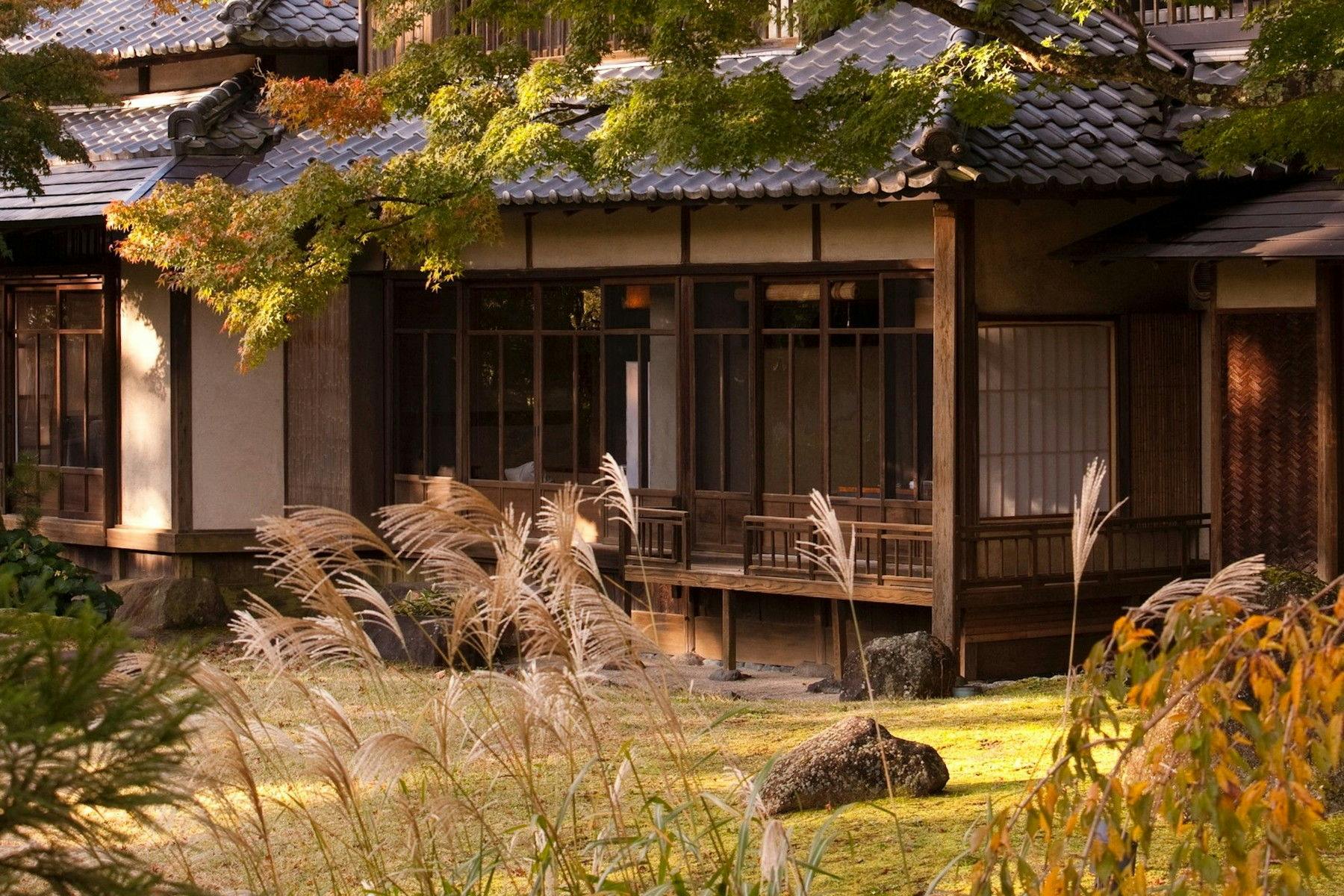 ร้านอาหาร 'โมมิจิ' - ทัศนียภาพฤดูใบไม้ร่วง