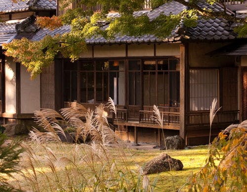 レストラン「紅葉」秋の外観