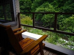 เมซองเน็ต ชั้น 2 'ระเบียงคู่รัก'