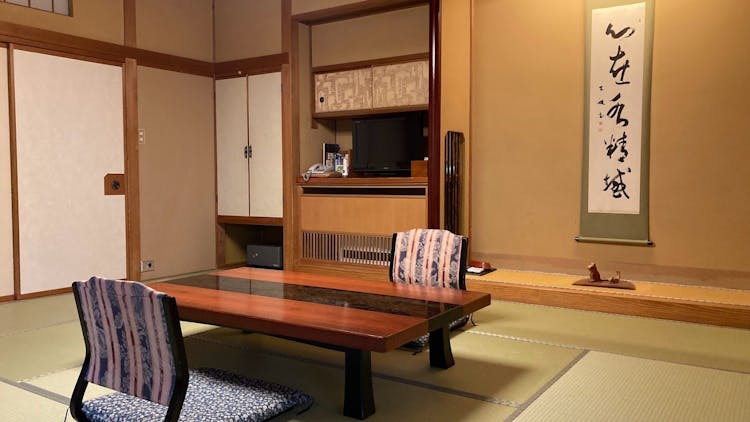 自然の美、窓から　【千広】（バス・トイレ付）10畳・2階のサムネイル画像