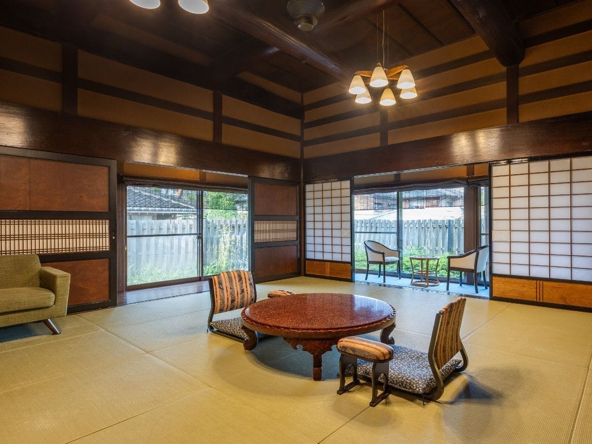 บ้านพักแยกสไตล์บ้านโบราณ “Chikutei” พร้อมอ่างอาบน้ำในร่มน้ำพุร้อน