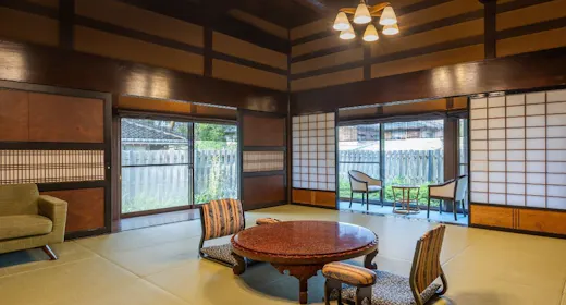 บ้านพักแยกสไตล์บ้านโบราณ “Chikutei” พร้อมอ่างอาบน้ำในร่มน้ำพุร้อน