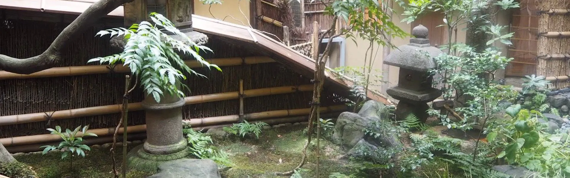 炭屋旅館