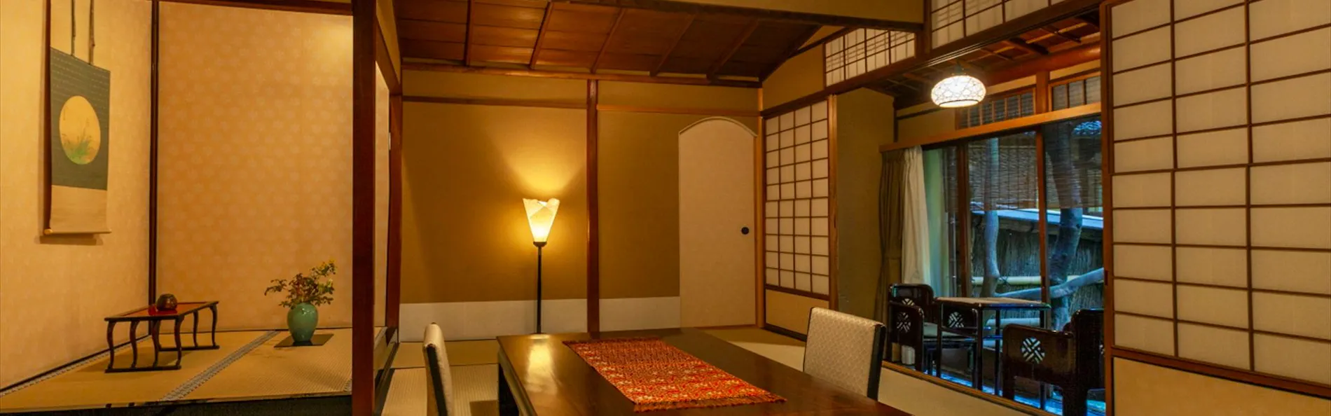炭屋旅館