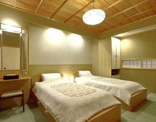 8帖＋6帖（和ベット付）＋縁先4帖