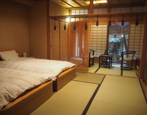 8帖＋6帖（和ベット付）＋縁先4帖