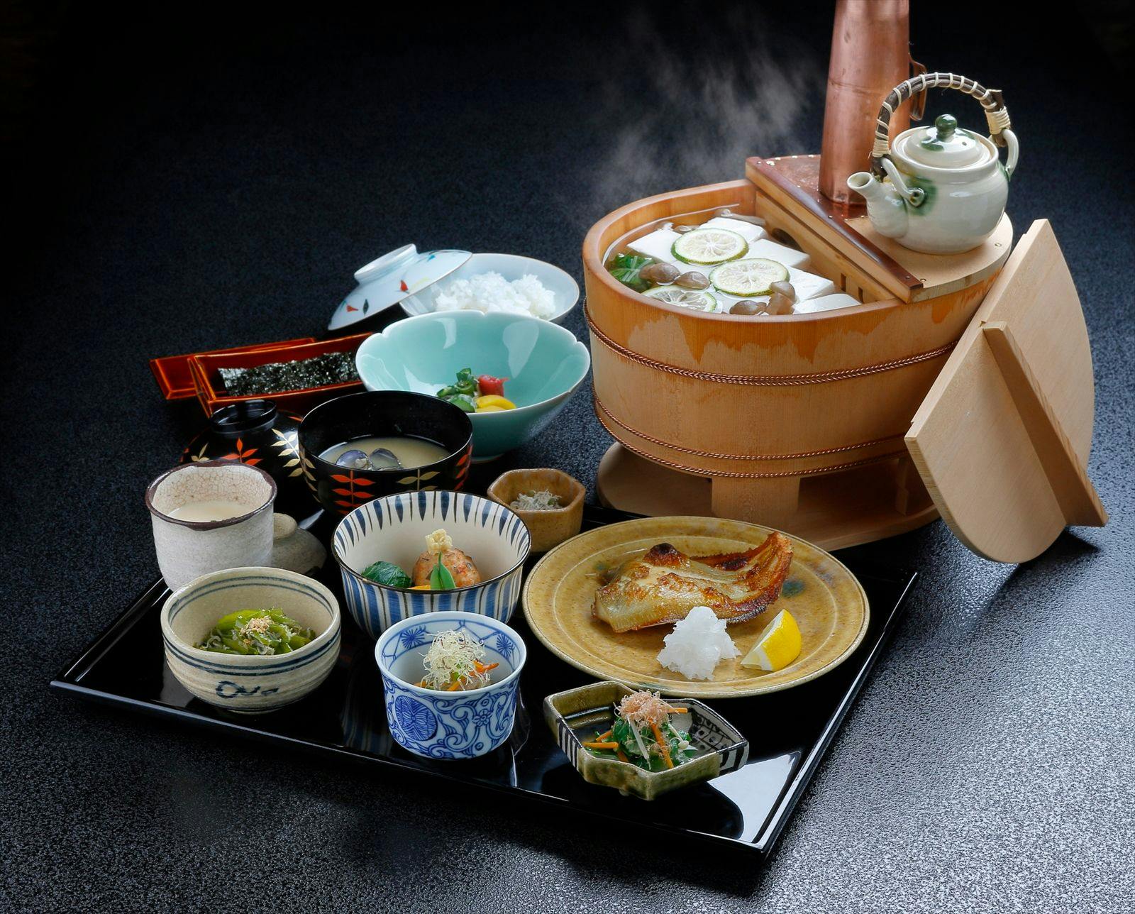 炭屋旅館