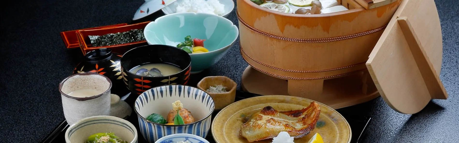 炭屋旅館