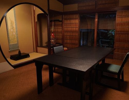お食事のお部屋の一例です