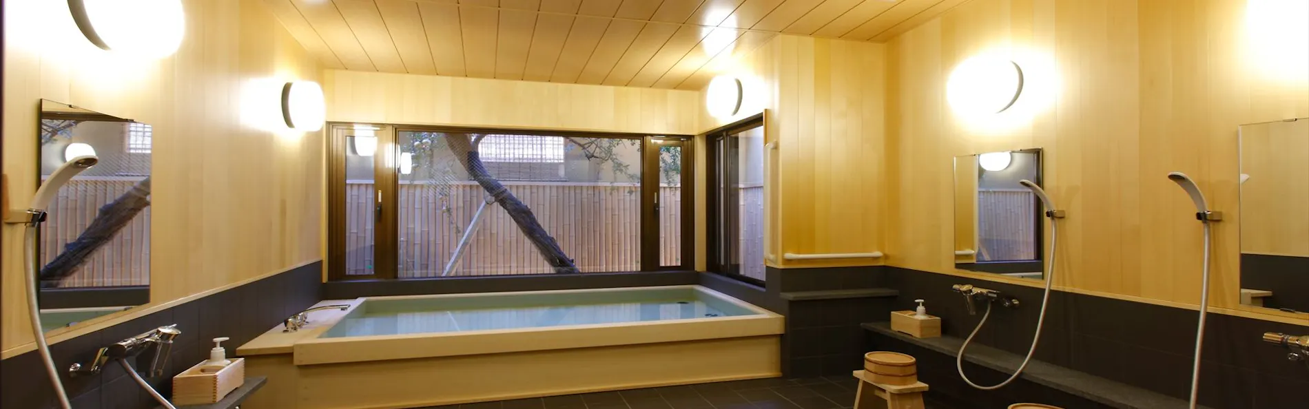 炭屋旅館