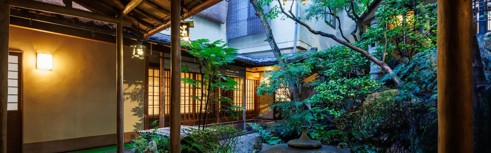 祇園の宿 坂の上