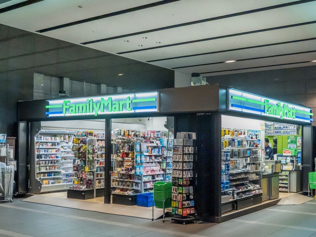 ファミリーマート