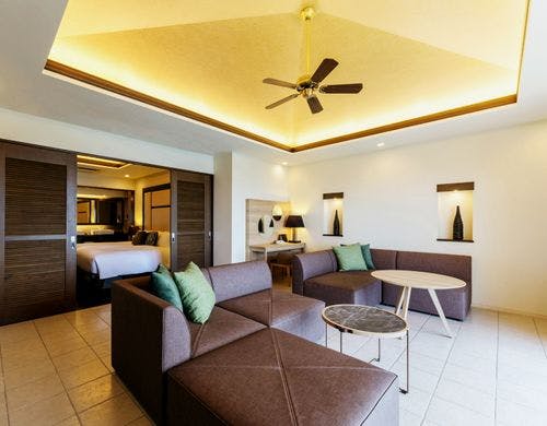 ホテル棟プレミアムコーナースイート