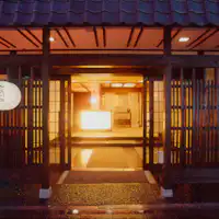 【ทางเข้าอาคารด้านหน้า】