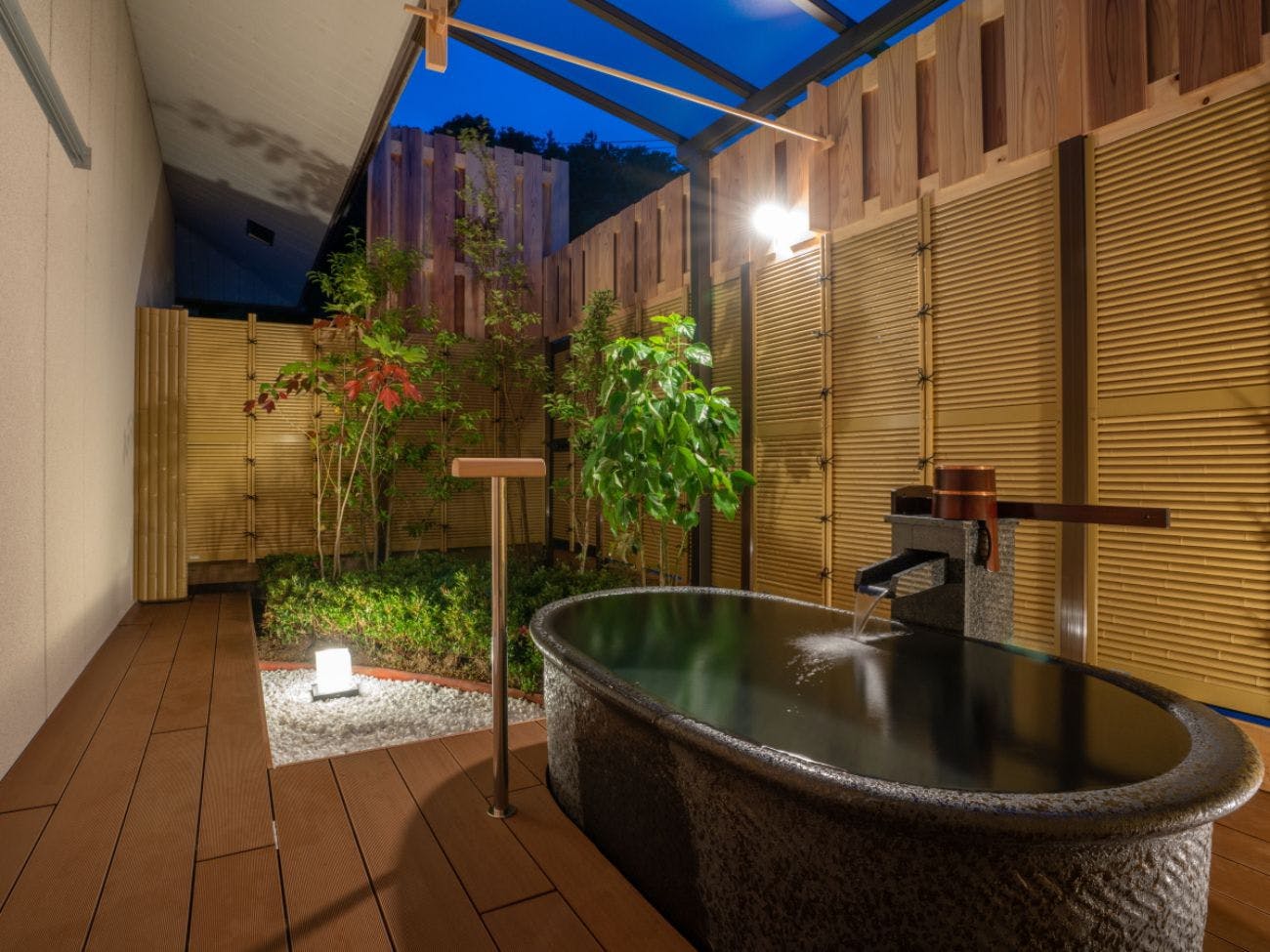 奥熱川　庭園と竹の湯宿　奈良偲の里　玉翠