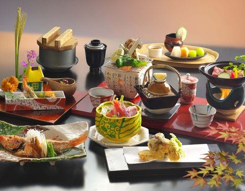 料理長特製、限定「松茸香る特別会席」一例