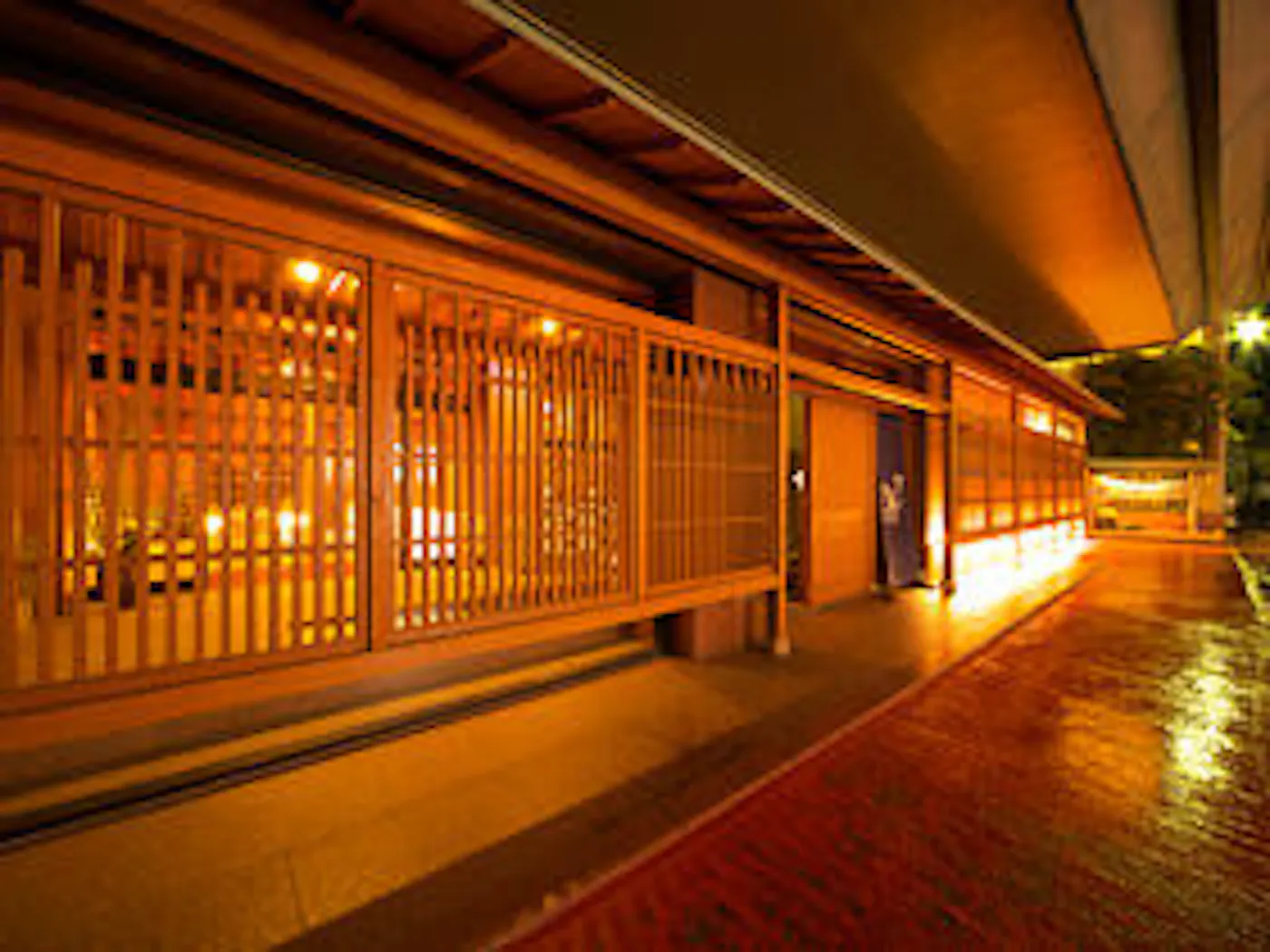 伊豆 稲取温泉 石花海:外観の夜景
