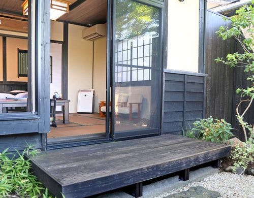 【静和】和洋室　庭先より