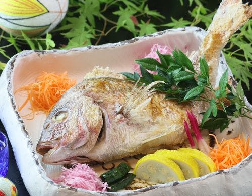 鯛の塩焼き　写真は3～4人前一例