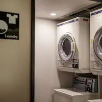 숙소 내에 코인 세탁실이 마련되어 있습니다.