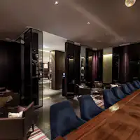 บาร์ "THE BAR".