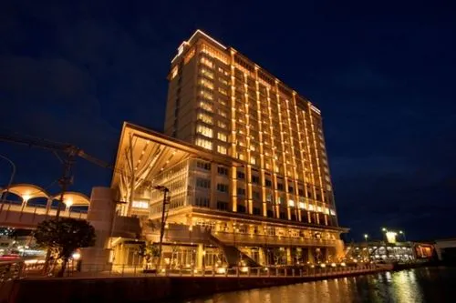 โรงแรมภายนอก (กลางคืน)