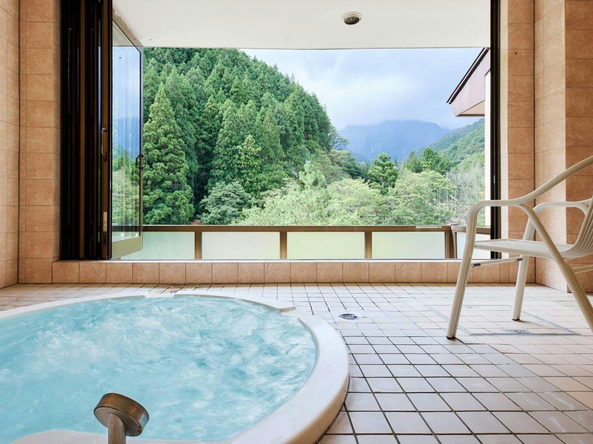 【三世代旅行】露天風呂付客室で温泉デビュー　ベビーグッズ貸出付！季節替わりの四季彩会席！個室確約