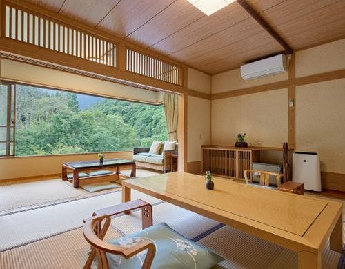 谷川岳望む源泉かけ流し半露天風呂付和室