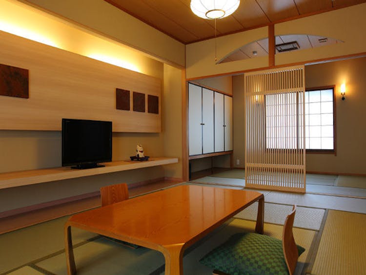 【和モダン】部屋食／半露天風呂　大人専用4名様までのサムネイル画像