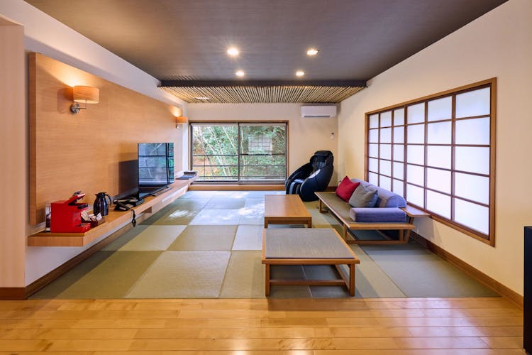 【302光】 （禁煙）部屋食／半露天風呂　大人3名様までのサムネイル画像
