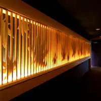 อาคารใต้ - ทางเดินใบไม้เปลี่ยนสี