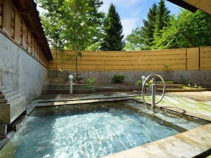 บ่อน้ำพุร้อนกลางแจ้ง