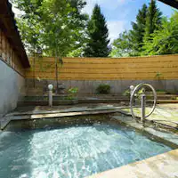 บ่อน้ำพุร้อนกลางแจ้ง