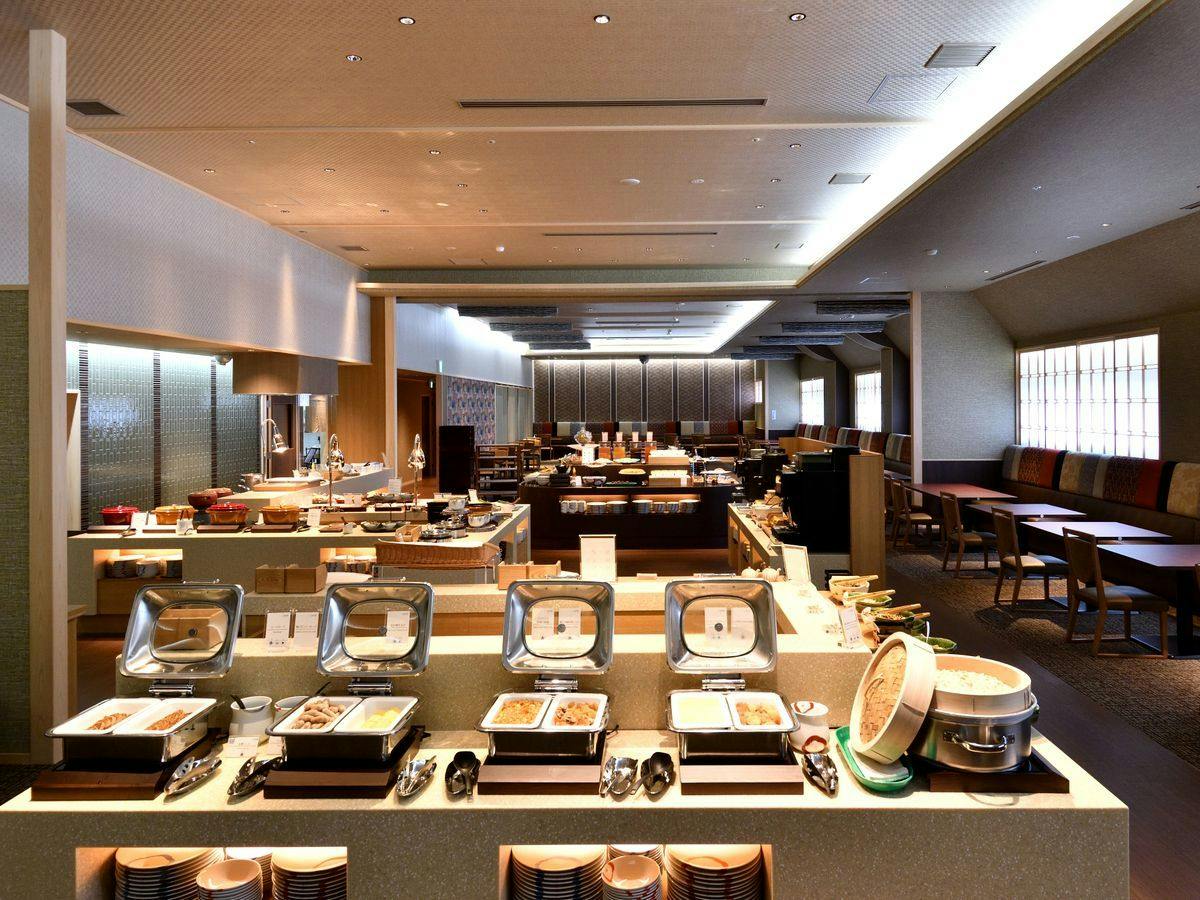 朝食ビュッフェ会場「ダイニング山咲楽」