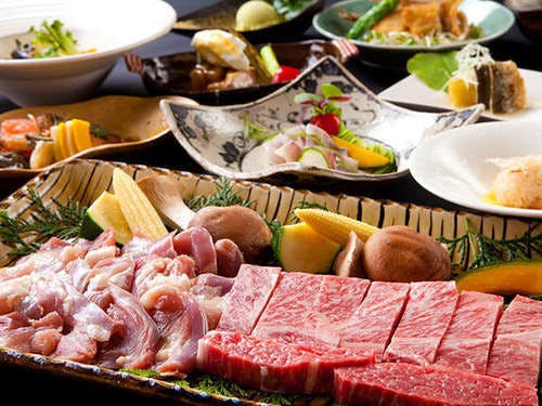 Dishes featuring local ingredients from Oita are served.