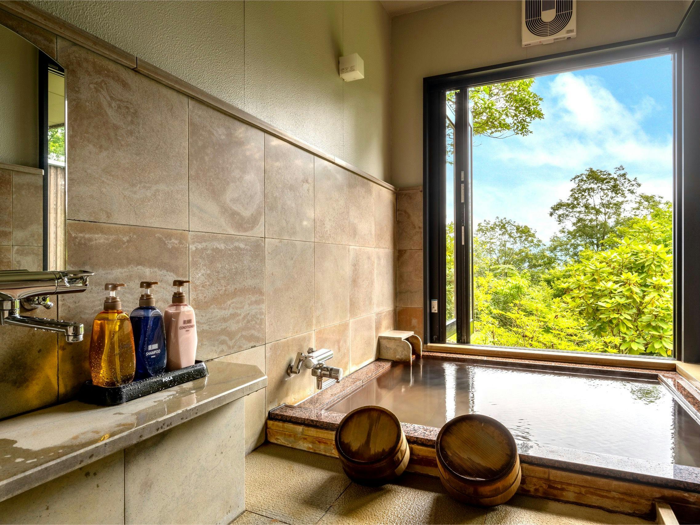 Room with a semi-open-air bath