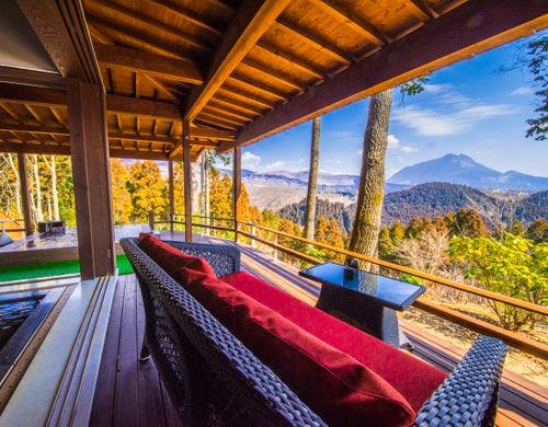 離れ【くぬぎ】の露天風呂