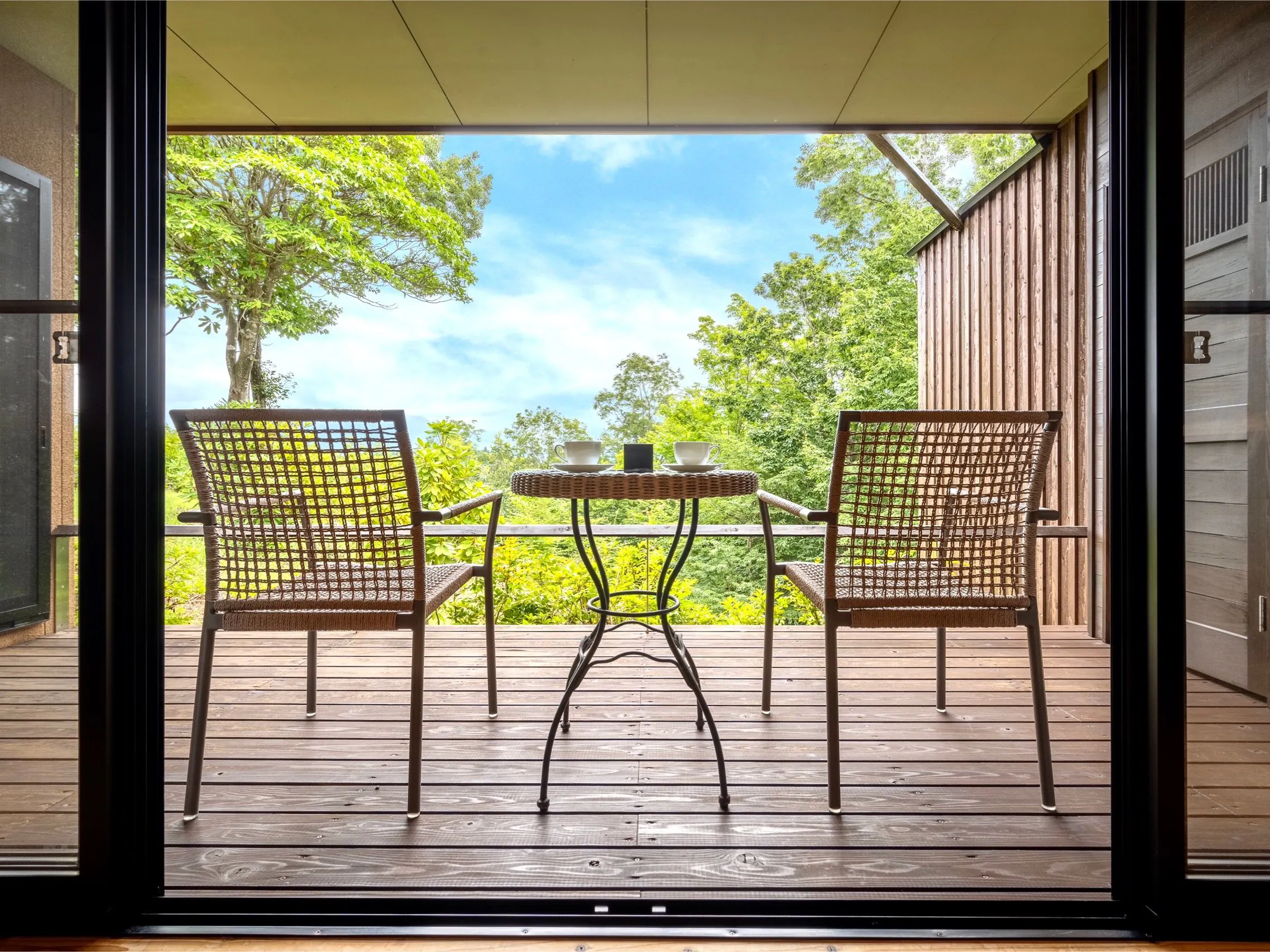 "Momiji" with a semi-open-air bath in a longhouse-style annex.