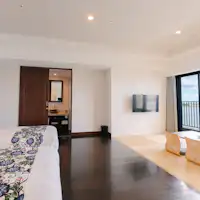 Corner Deluxe Japanese-Western Room with Airport View