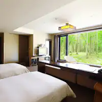 蓼科の自然が満喫できる大きな窓。