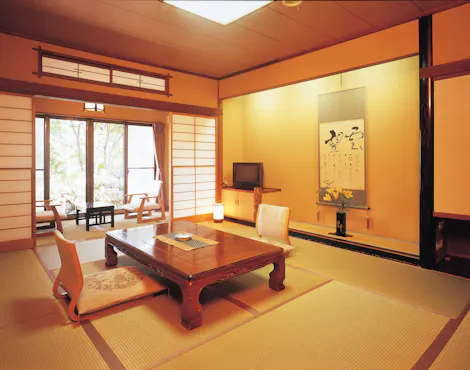 Phòng kiểu Nhật 10 chiếu tại tòa chính