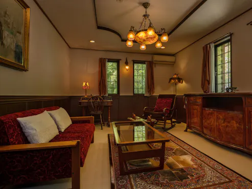 【Eroom】アンティーク調のツインルーム